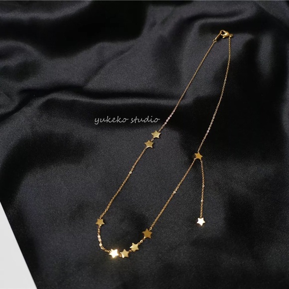 9 Stars Necklace - Picture 2 of 6